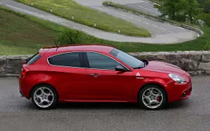 Cars wallpapers Alfa Romeo Giulietta Quadrifoglio Verde - 2014