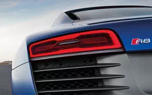 Cars wallpapers Audi R8 V10 plus - 2012