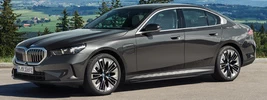 BMW 530e (Sophisto Grey Metallic) - 2023