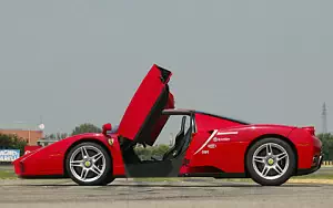 Cars wallpapers Ferrari Enzo - 2002