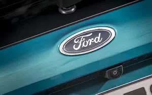Cars wallpapers Ford Fiesta Titanium 3door - 2017