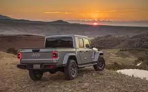 Cars wallpapers Jeep Gladiator Overland - 2019