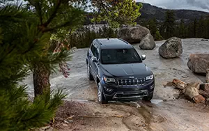 Cars wallpapers Jeep Grand Cherokee Limited - 2013