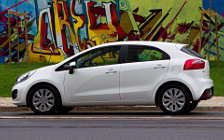 Cars wallpapers Kia Rio 5door White - 2011