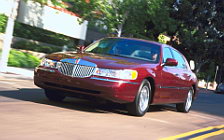 Cars wallpapers Lincoln Town Car - 2001