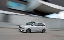 Cars wallpapers Mercedes-Benz B200 CDI - 2011