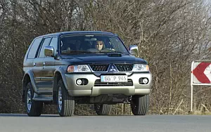 Cars wallpapers Mitsubishi Pajero Sport 3.0 V6 AT - 2005