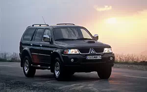 Cars wallpapers Mitsubishi Pajero Sport 3.0 V6 AT - 2005