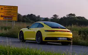 Cars wallpapers Porsche 911 Carrera Coupe (Racing Yellow) - 2019