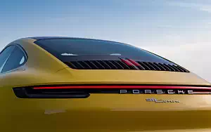 Cars wallpapers Porsche 911 Carrera Coupe (Racing Yellow) - 2019