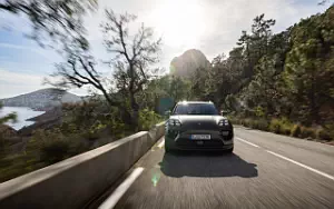 Cars wallpapers Porsche Macan 4 (Aventurine Green Metallic) - 2024