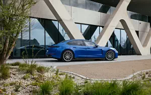 Cars wallpapers Porsche Panamera 4S E-Hybrid (Lugano Blue) - 2024