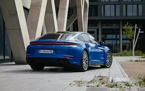 Cars wallpapers Porsche Panamera 4S E-Hybrid (Lugano Blue) - 2024