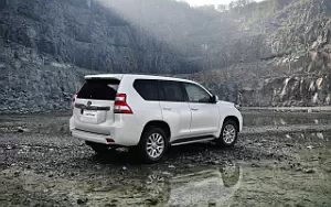 Cars wallpapers Toyota Land Cruiser Prado - 2013