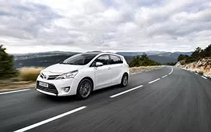 Cars wallpapers Toyota Verso - 2013