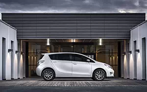 Cars wallpapers Toyota Verso - 2013