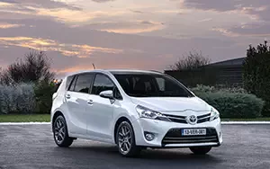 Cars wallpapers Toyota Verso - 2013