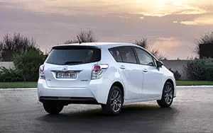 Cars wallpapers Toyota Verso - 2013