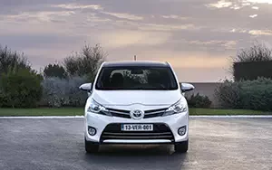 Cars wallpapers Toyota Verso - 2013