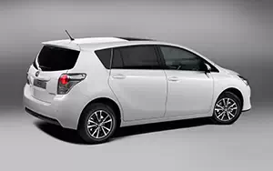 Cars wallpapers Toyota Verso - 2013