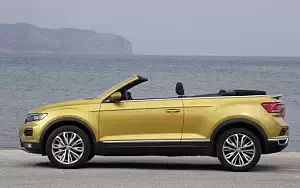 Cars wallpapers Volkswagen T-Roc Cabriolet (Turmeric Yellow) - 2020