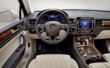 Cars wallpapers Volkswagen study Touareg Gold Edition - 2011