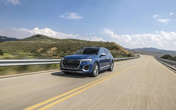 Cars wallpapers Audi SQ7 TFSI (Ascari Blue Metallic) US-spec - 2025