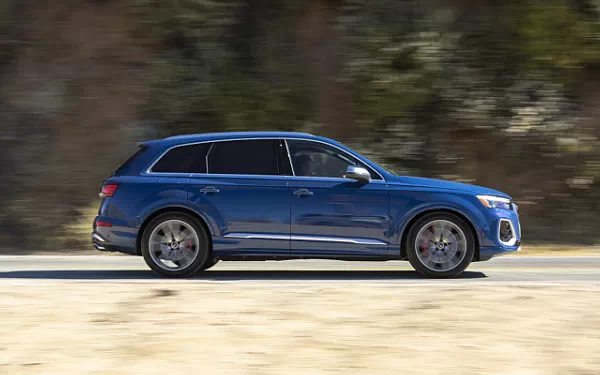 Cars wallpapers Audi SQ7 TFSI (Ascari Blue Metallic) US-spec - 2025