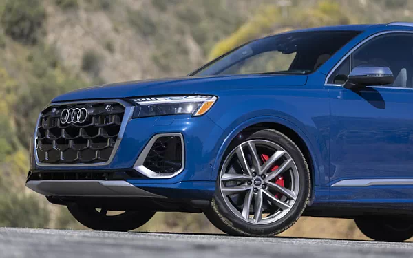 Cars wallpapers Audi SQ7 TFSI (Ascari Blue Metallic) US-spec - 2025