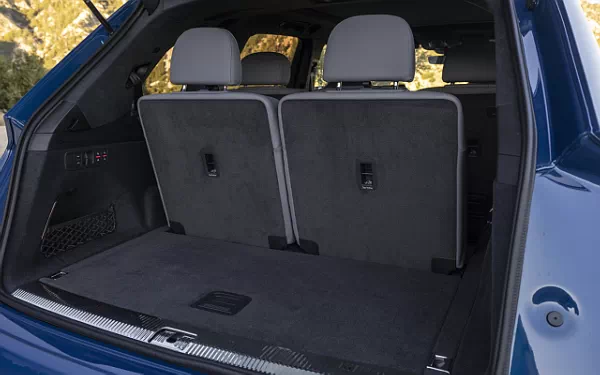 Cars wallpapers Audi SQ7 TFSI (Ascari Blue Metallic) US-spec - 2025