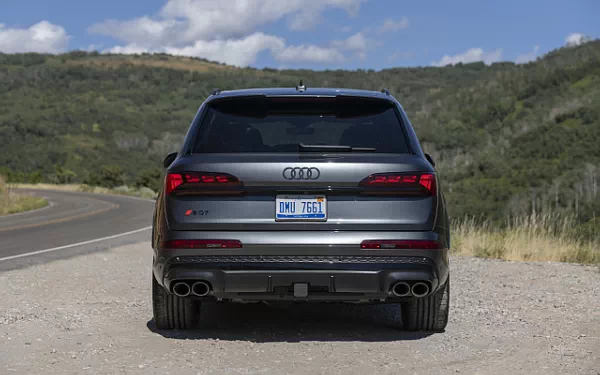 Cars wallpapers Audi SQ7 TFSI Black Optic Package (Daytona Grey) US-spec - 2025