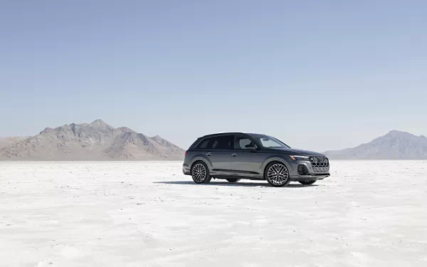 Cars wallpapers Audi SQ7 TFSI Black Optic Package (Daytona Grey) US-spec - 2025
