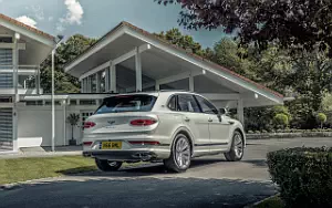 Cars wallpapers Bentley Bentayga Hybrid First Edition (Ghost White) UK-spec - 2021