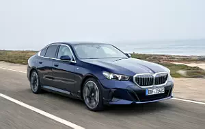 Cars wallpapers BMW i5 eDrive40 M Sport (Tanzanite Blue Metallic) - 2023