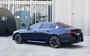 Cars wallpapers BMW i5 eDrive40 M Sport (Tanzanite Blue Metallic) - 2023