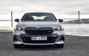 Cars wallpapers BMW i5 M60 xDrive (Frozen Pure Grey) - 2023