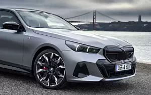 Cars wallpapers BMW i5 M60 xDrive (Frozen Pure Grey) - 2023