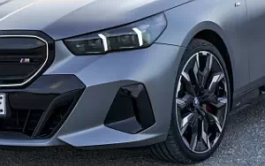 Cars wallpapers BMW i5 M60 xDrive (Frozen Pure Grey) - 2023