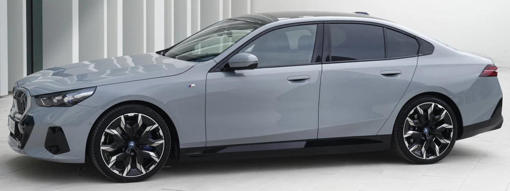 Cars wallpapers BMW i5 eDrive40 M Sport (Brooklyn Grey Metallic) - 2023 - Car wallpapers