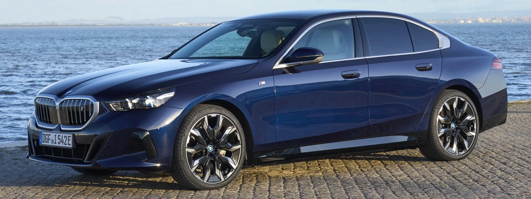 Cars wallpapers BMW i5 eDrive40 M Sport (Tanzanite Blue Metallic) - 2023 - Car wallpapers