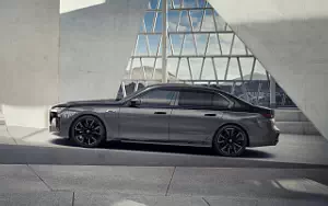 Cars wallpapers BMW M760e xDrive - 2022