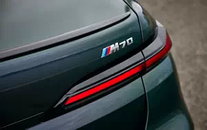 Cars wallpapers BMW i7 M70 xDrive (Aurora Diamond Green) - 2023