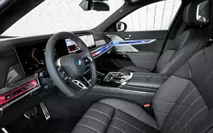 Cars wallpapers BMW i7 M70 xDrive (Two Tone Liquid Copper Sapphire Black) - 2023