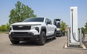 Cars wallpapers Chevrolet Silverado EV WT Crew Cab (Summit White) - 2023