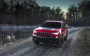 Cars wallpapers Jeep Cherokee Trailhawk - 2018