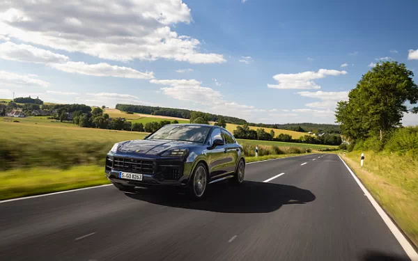 Cars wallpapers Porsche Cayenne GTS Coupe (Algarve Blue Metallic) - 2024