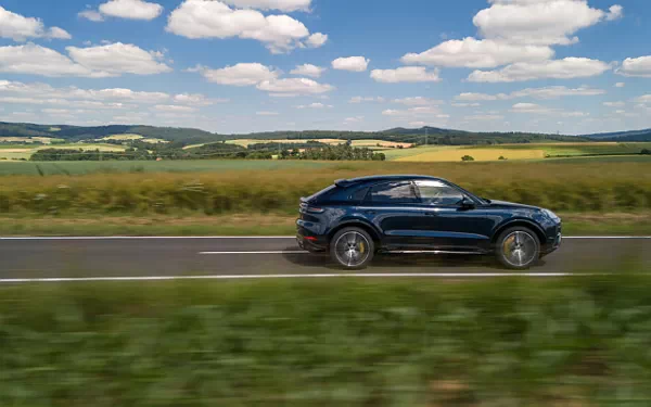 Cars wallpapers Porsche Cayenne GTS Coupe (Algarve Blue Metallic) - 2024
