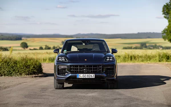 Cars wallpapers Porsche Cayenne GTS Coupe (Algarve Blue Metallic) - 2024