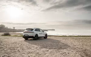 Cars wallpapers Porsche Cayenne S E-Hybrid (Carrara White Metallic) - 2023