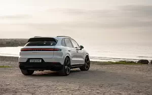 Cars wallpapers Porsche Cayenne S E-Hybrid (Carrara White Metallic) - 2023